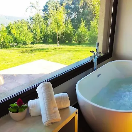 Сasa de vacaciones Casa Nueva Vigo-mos Con Chimenea Y Jacuzzi Obsequio Kit Desayuno Y Botella Cava