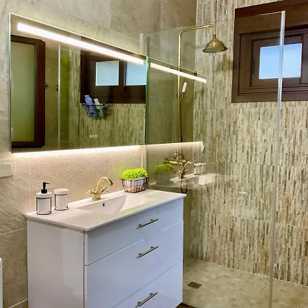 Casa Nueva Vigo-mos Con Chimenea Y Jacuzzi Obsequio Kit Desayuno Y Botella Cava