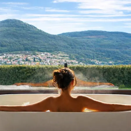 Сasa de vacaciones Casa Nueva De Vigo Rural Con Jacuzzi Y Chimenea