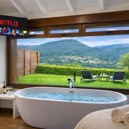 Casa Nueva De Vigo Rural Con Jacuzzi Y Chimenea Сasa de vacaciones