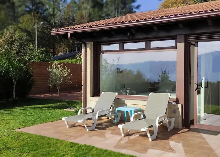 Casa Nueva De Vigo Rural Con Jacuzzi Y Chimenea