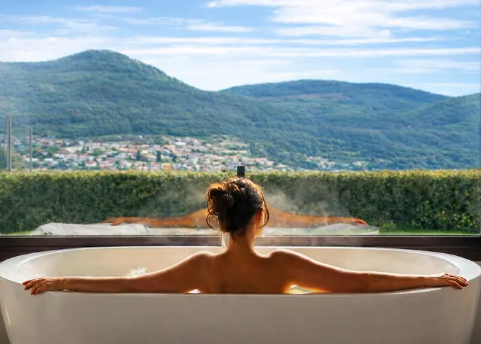 Сasa de vacaciones Casa Nueva De Vigo Rural Con Jacuzzi Y Chimenea